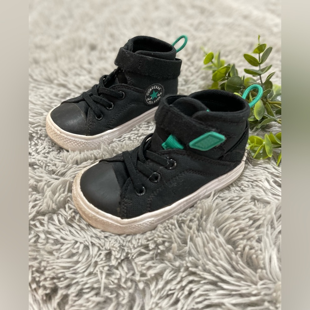 Converse kids black light weight hi tops tops toddler size 8